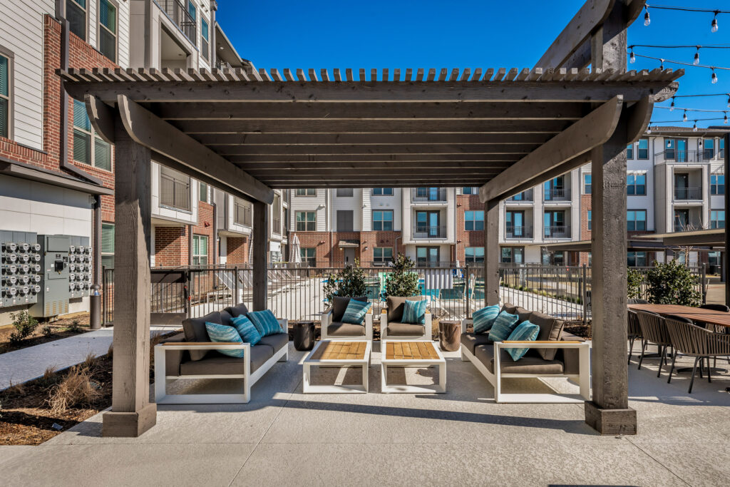 The Luxe at Las Colinas